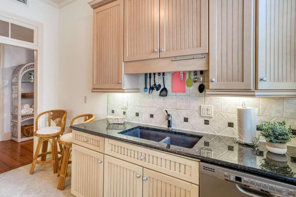 Cozy Quiet St Augustine Private Condo - 2Bed, 1 Bath, Sleeps 6, Steps To Historic St Augustine Center & All Tourist Attractions, Restaurants, Cafes, Backyard, Porch St. Augustine Buitenkant foto